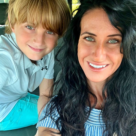 Meet your Posher, Nicole - Picture 1 of 1